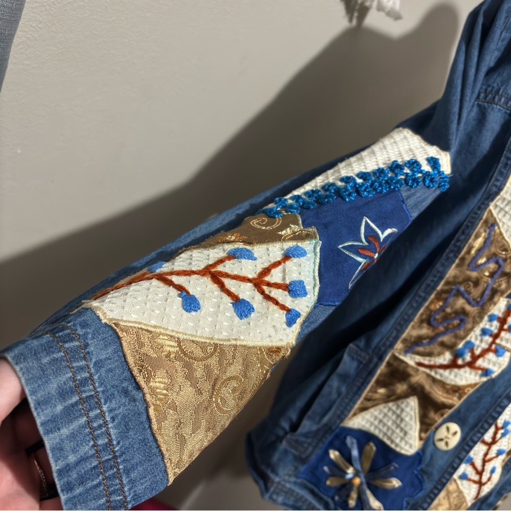 Allure Vintage Long Sleeve Button up Embroidered Denim Shirt Size Large - Picture 8 of 15